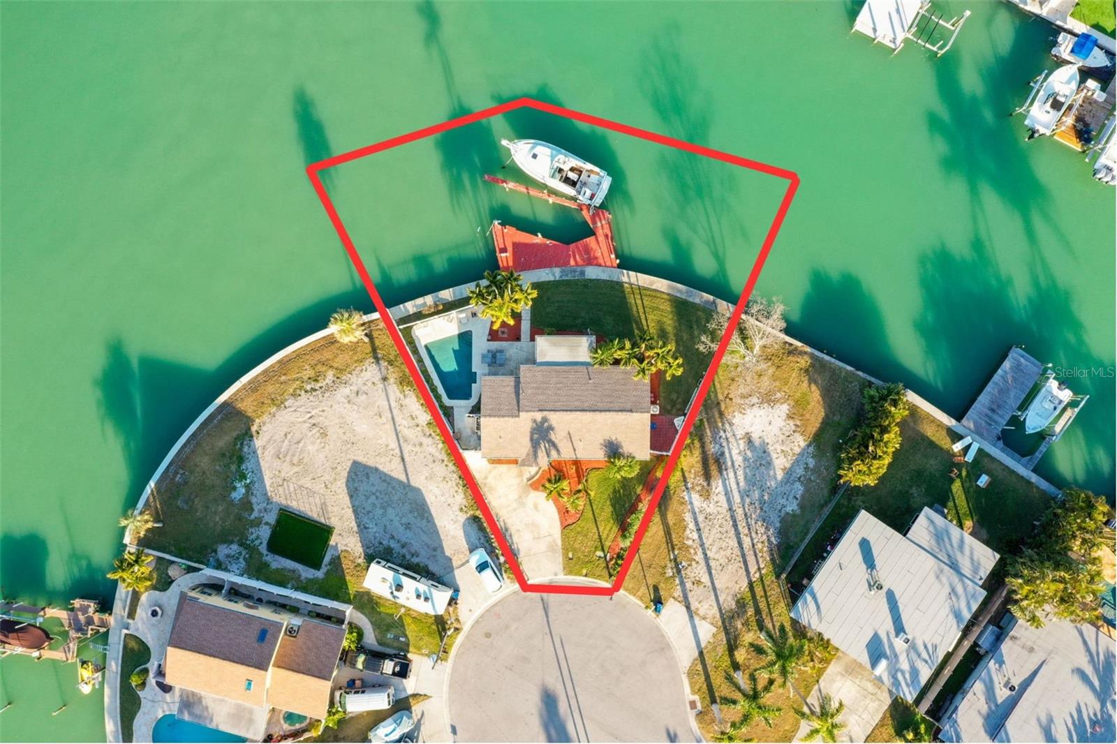 Listing photo id 2 for 645 Normandy Road