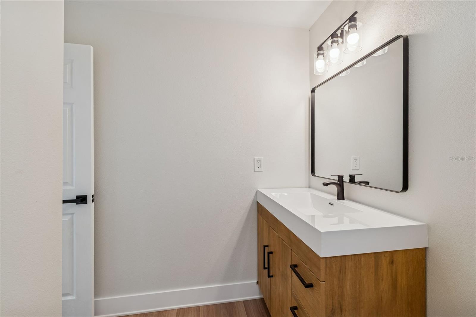 Image 33 of 64 For 115 Steeplechase Lane