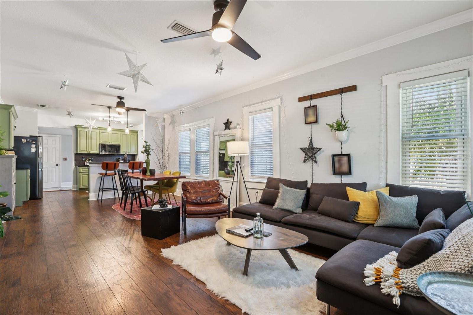 Listing photo id 9 for 202 Curtis Street