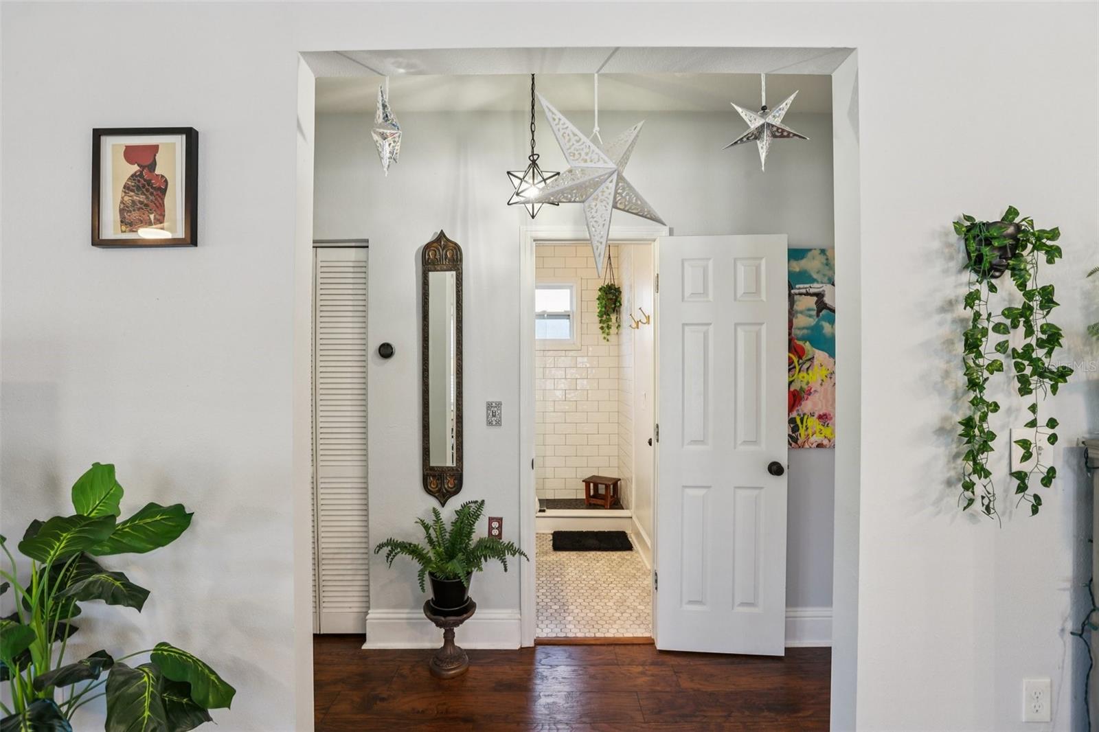 Listing photo id 21 for 202 Curtis Street