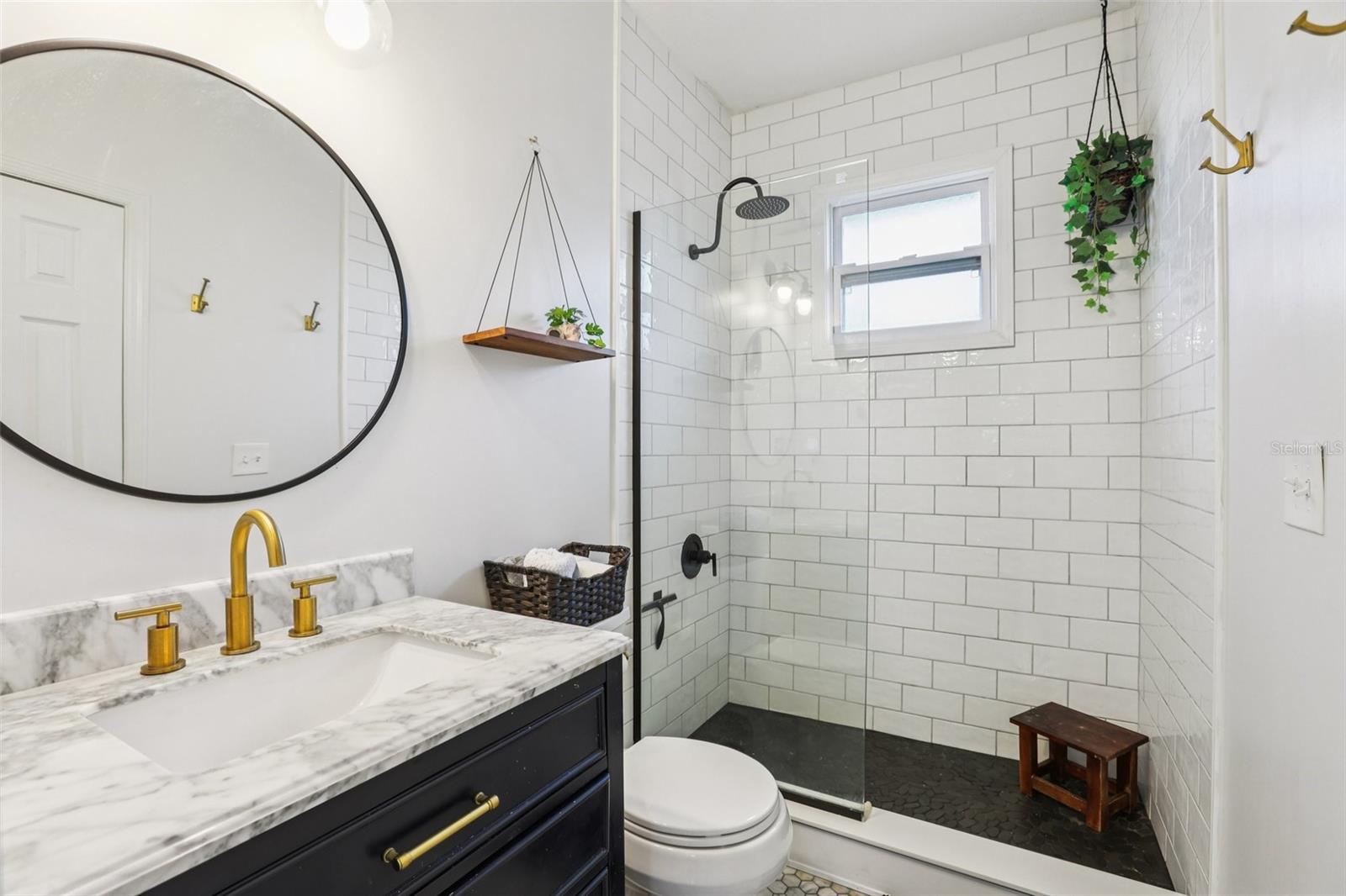 Listing photo id 22 for 202 Curtis Street