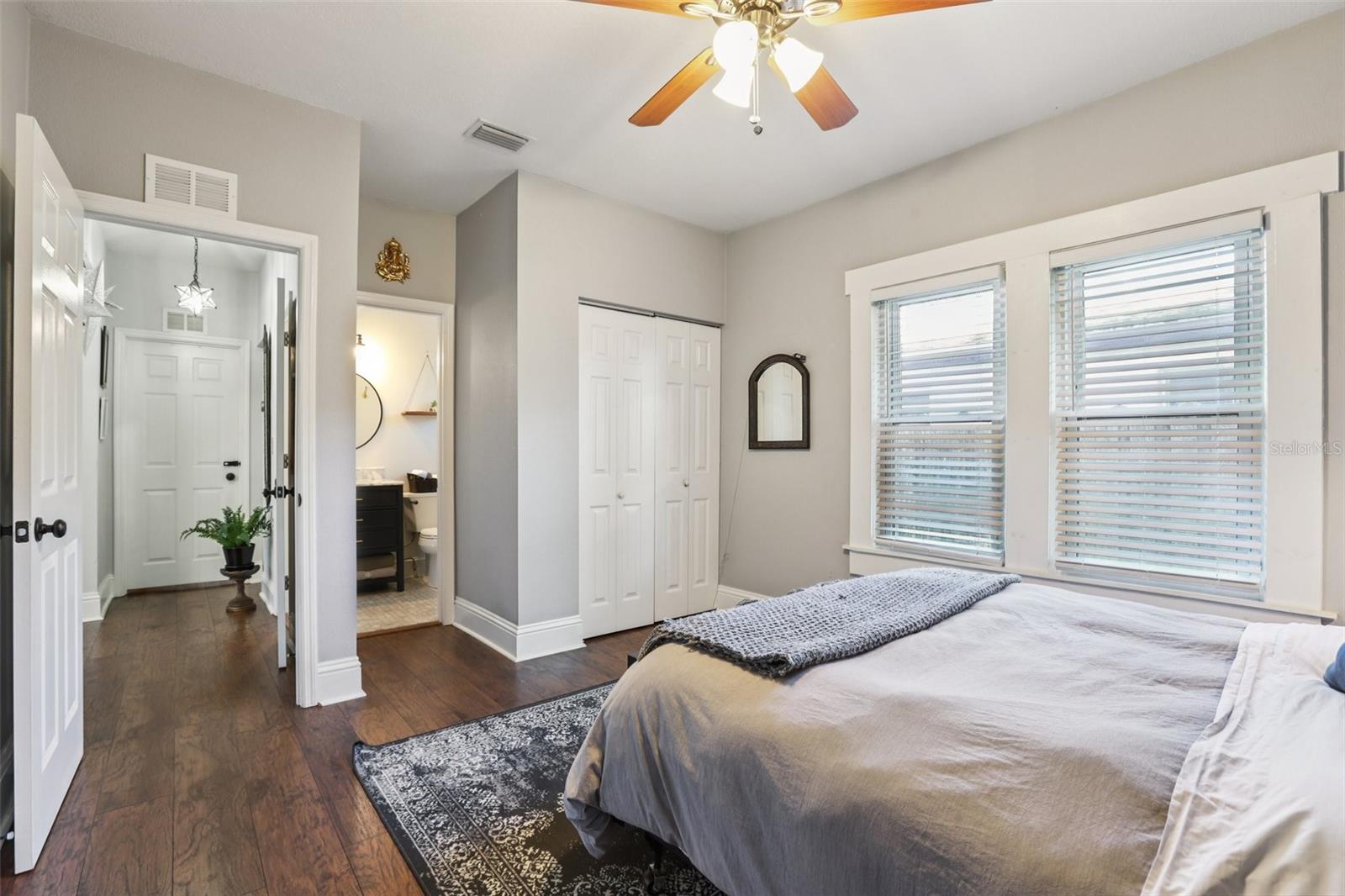 Listing photo id 25 for 202 Curtis Street