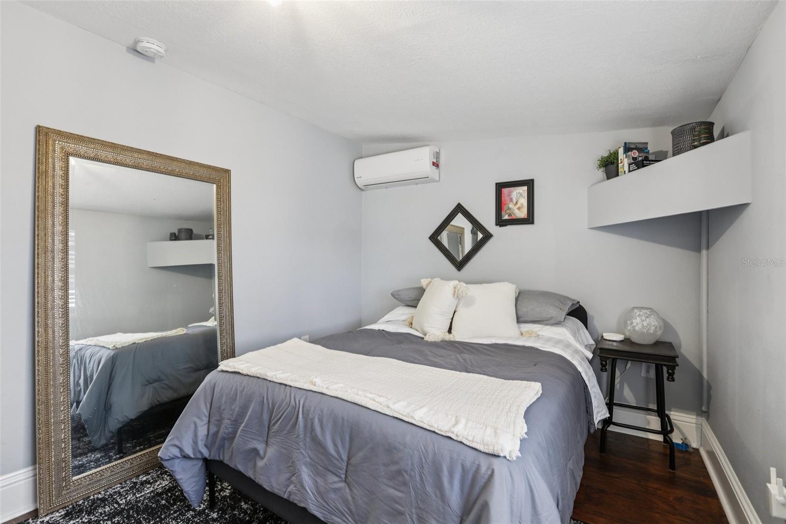 Listing photo id 27 for 202 Curtis Street