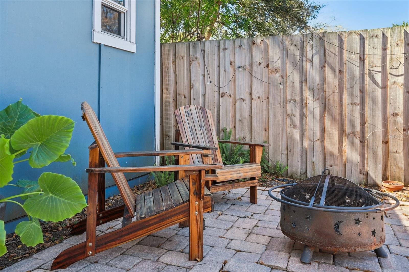 Listing photo id 31 for 202 Curtis Street