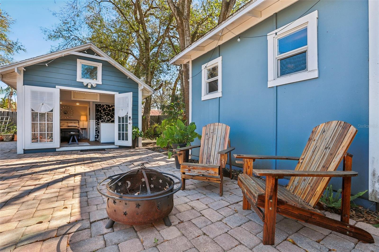 Listing photo id 32 for 202 Curtis Street