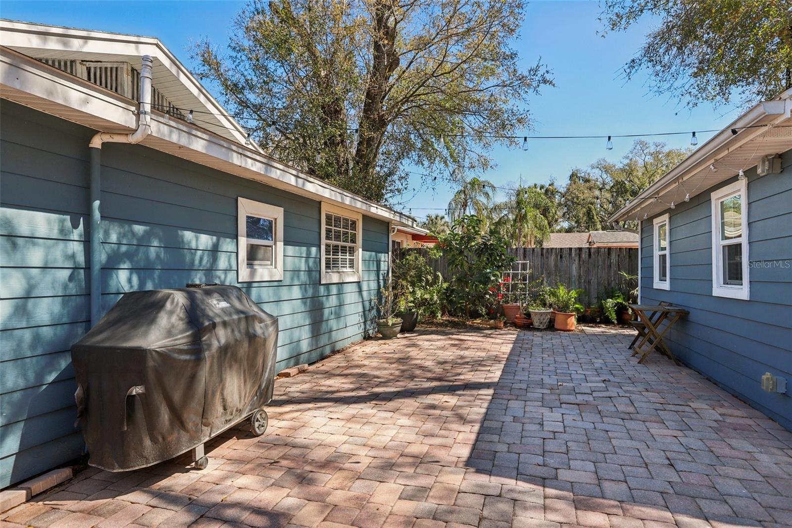 Listing photo id 33 for 202 Curtis Street