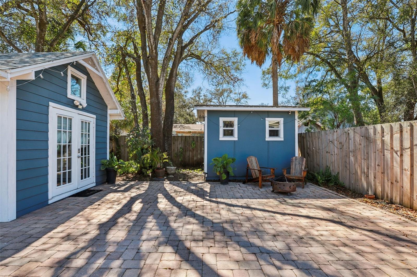 Listing photo id 35 for 202 Curtis Street