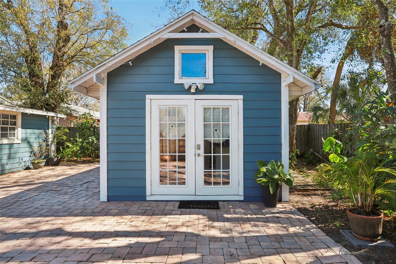 Listing photo id 40 for 202 Curtis Street