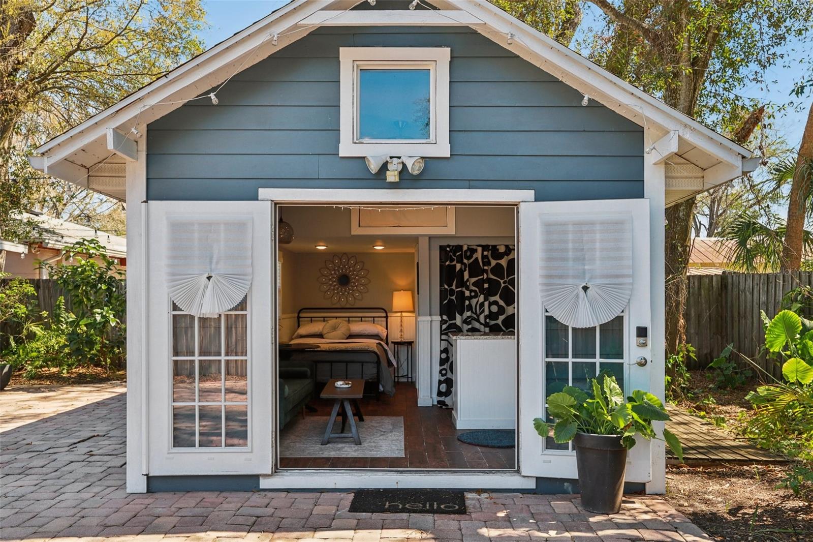 Listing photo id 41 for 202 Curtis Street