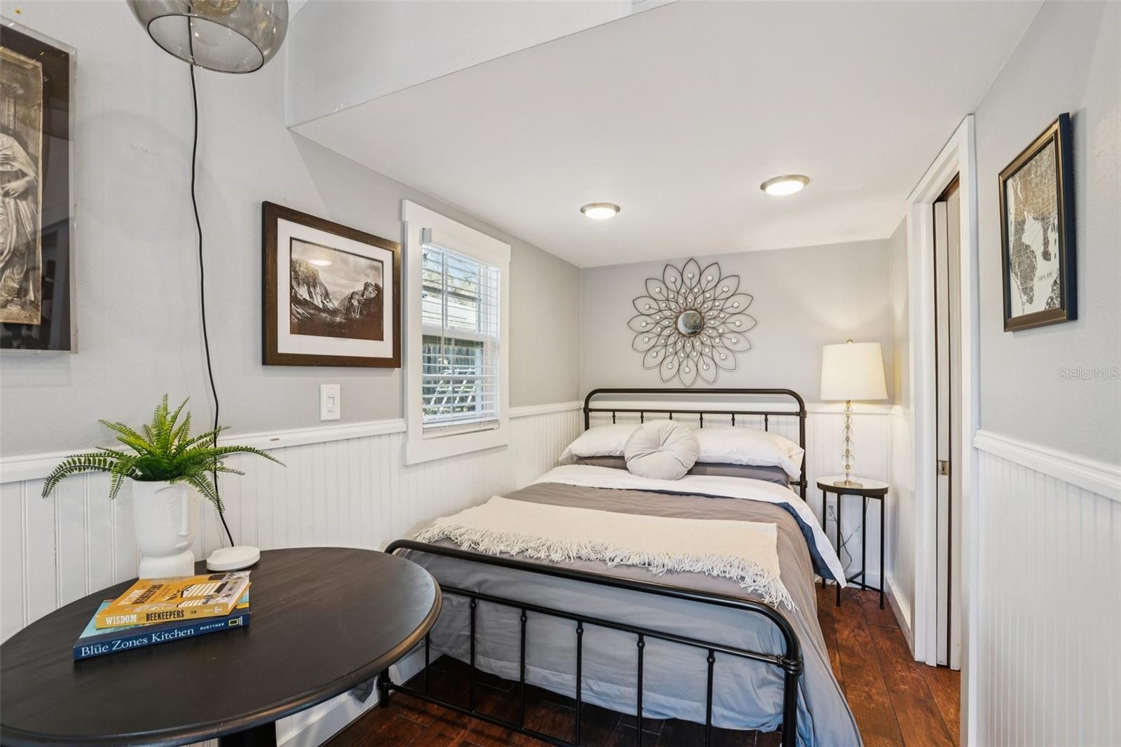 Listing photo id 45 for 202 Curtis Street