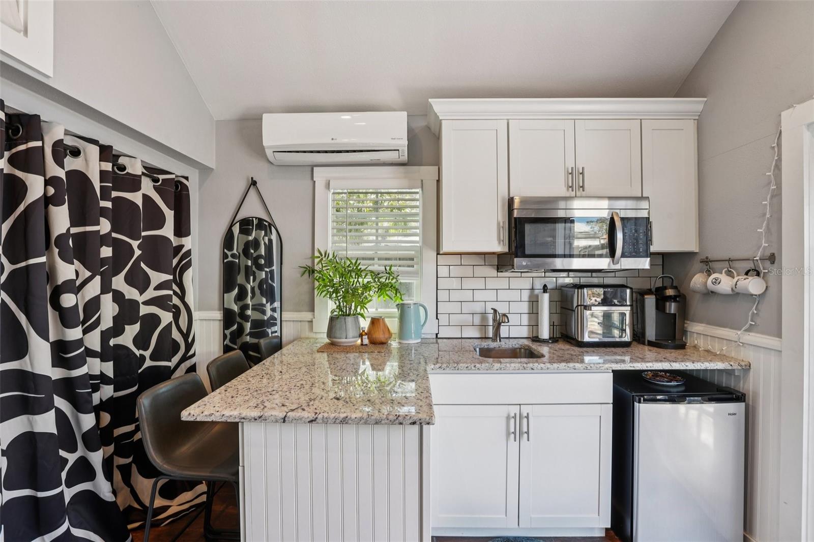 Listing photo id 46 for 202 Curtis Street