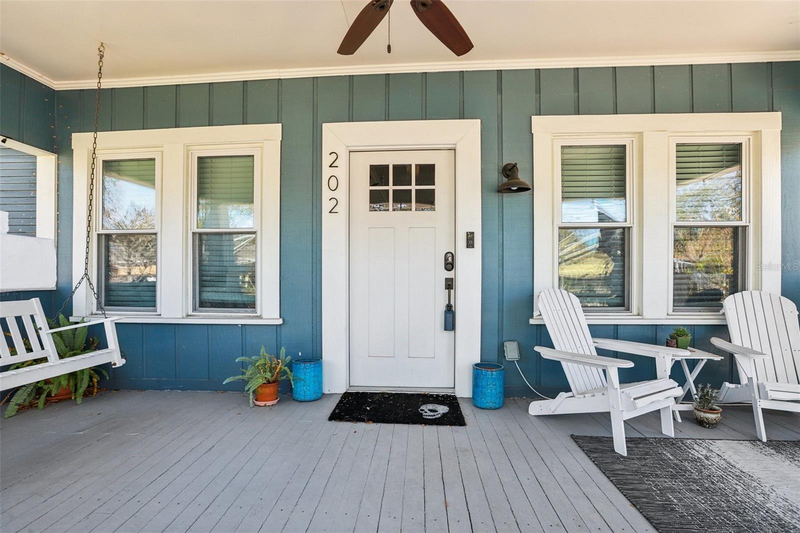 Listing photo id 4 for 202 Curtis Street