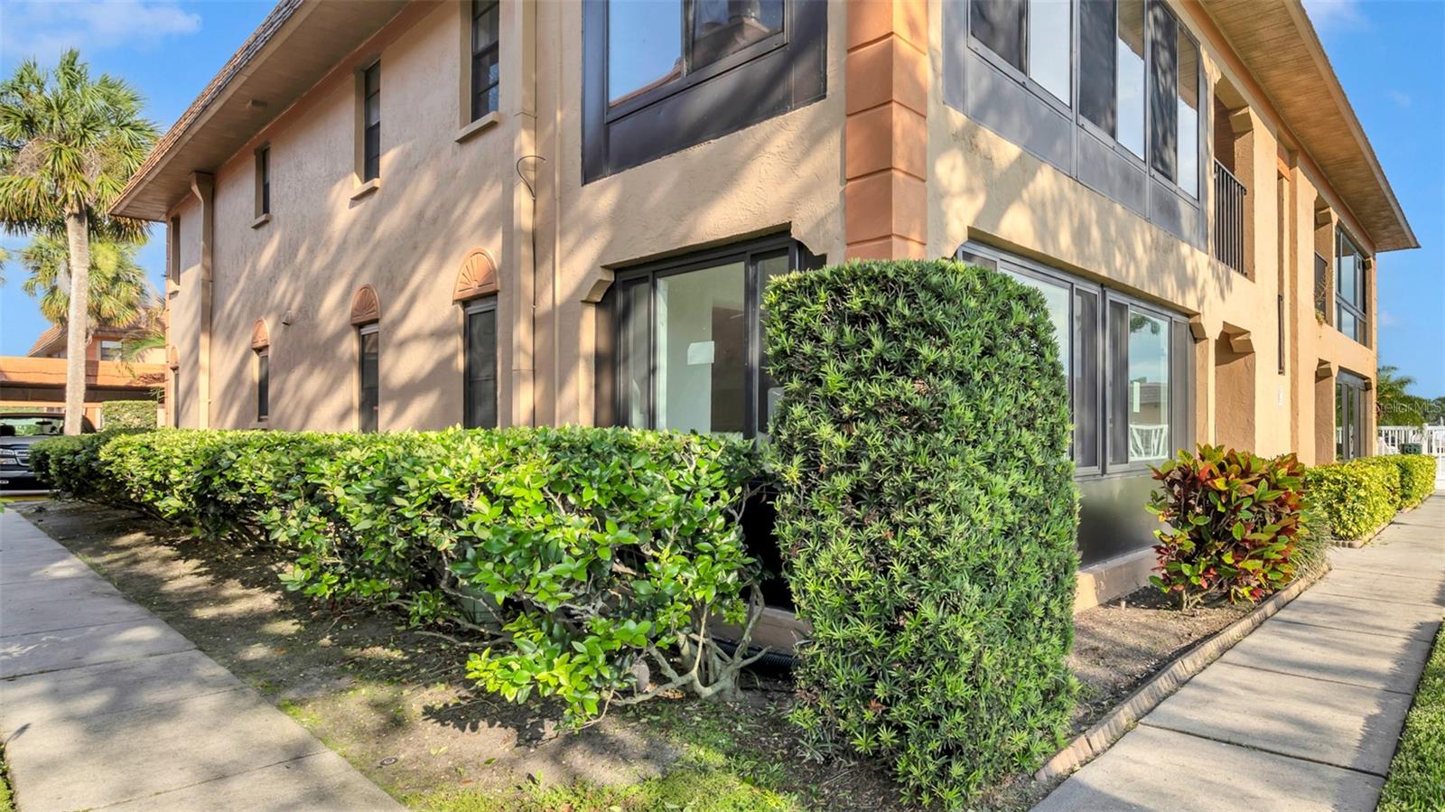 Details for 10192 Seminole Island Drive 10192, LARGO, FL 33773