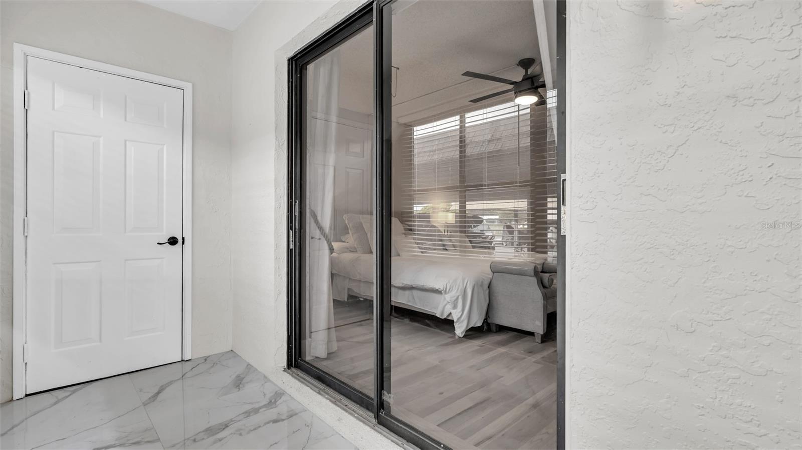 Image 22 of 37 For 10192 Seminole Island Drive 10192