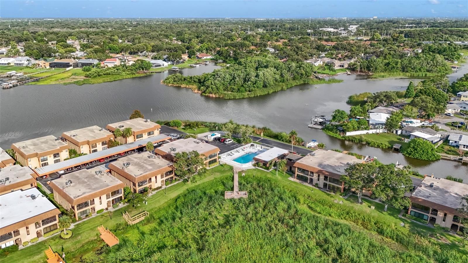 Image 32 of 37 For 10192 Seminole Island Drive 10192