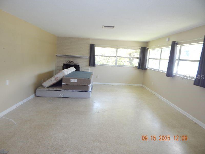 Image 14 of 18 For 300 Yumas Drive