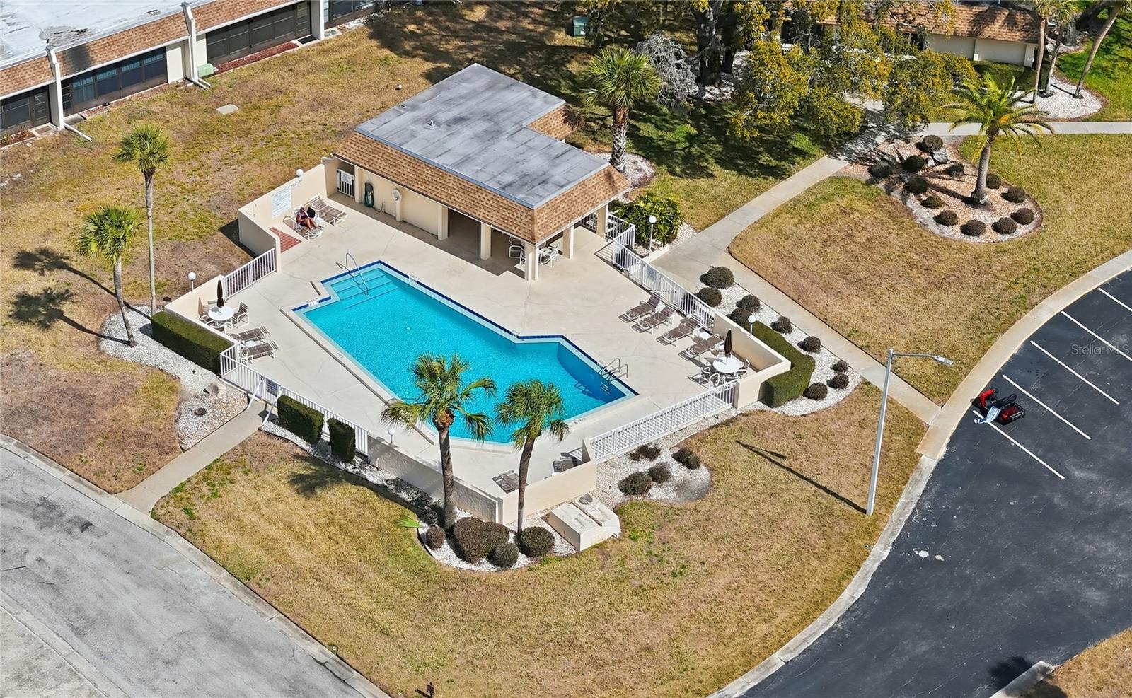 Listing photo id 19 for 8131 Braddock Circle 1