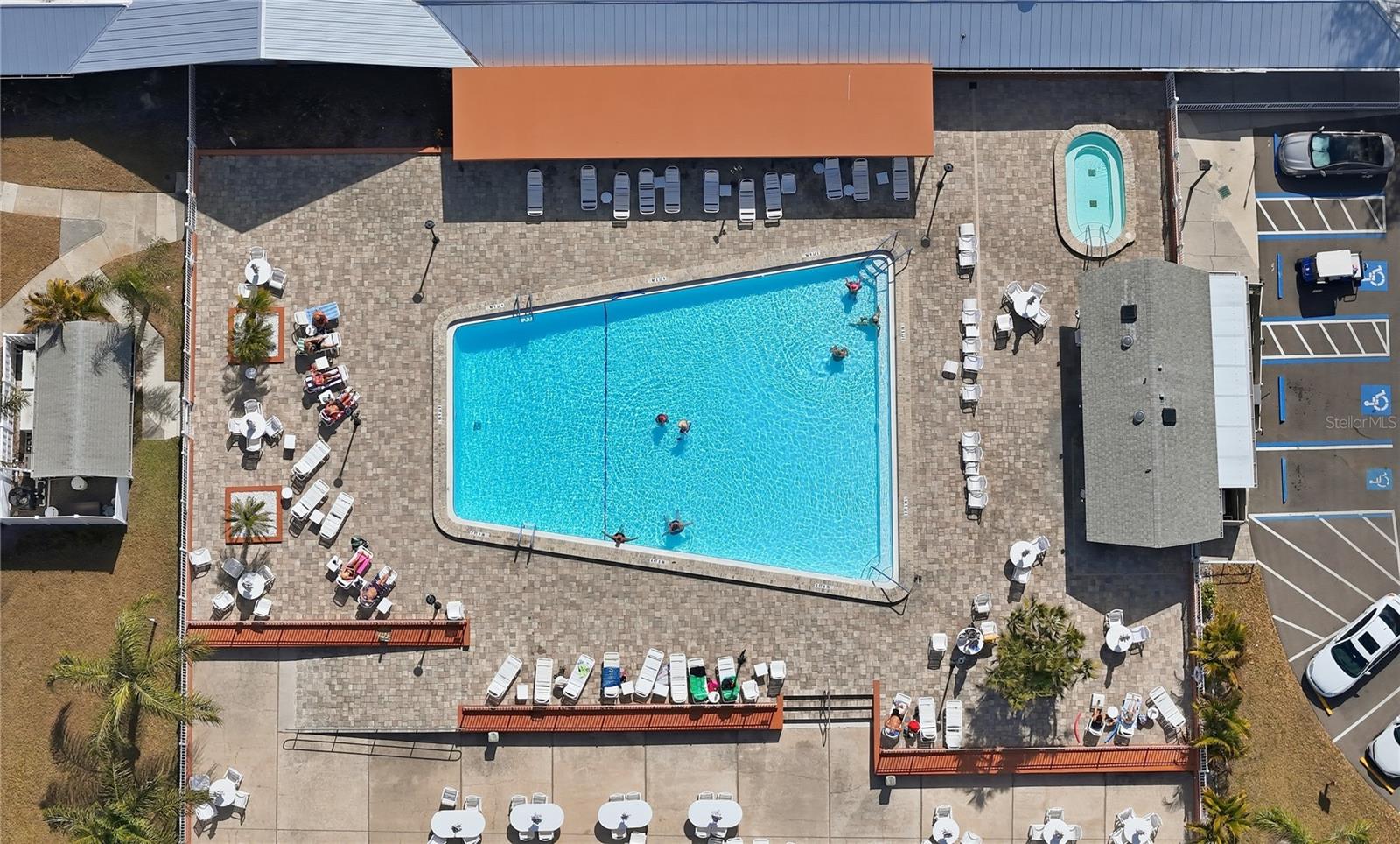 Listing photo id 20 for 8131 Braddock Circle 1