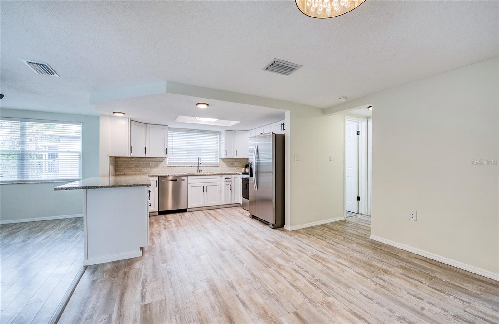 Image 11 of 47 For 9825 Aetna Lane