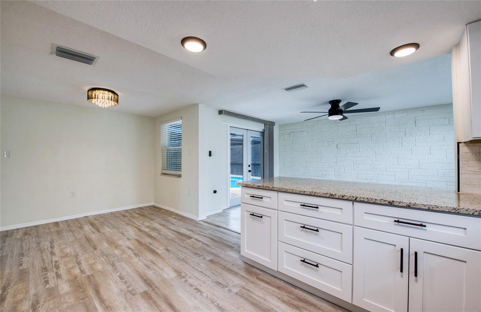 Image 17 of 47 For 9825 Aetna Lane