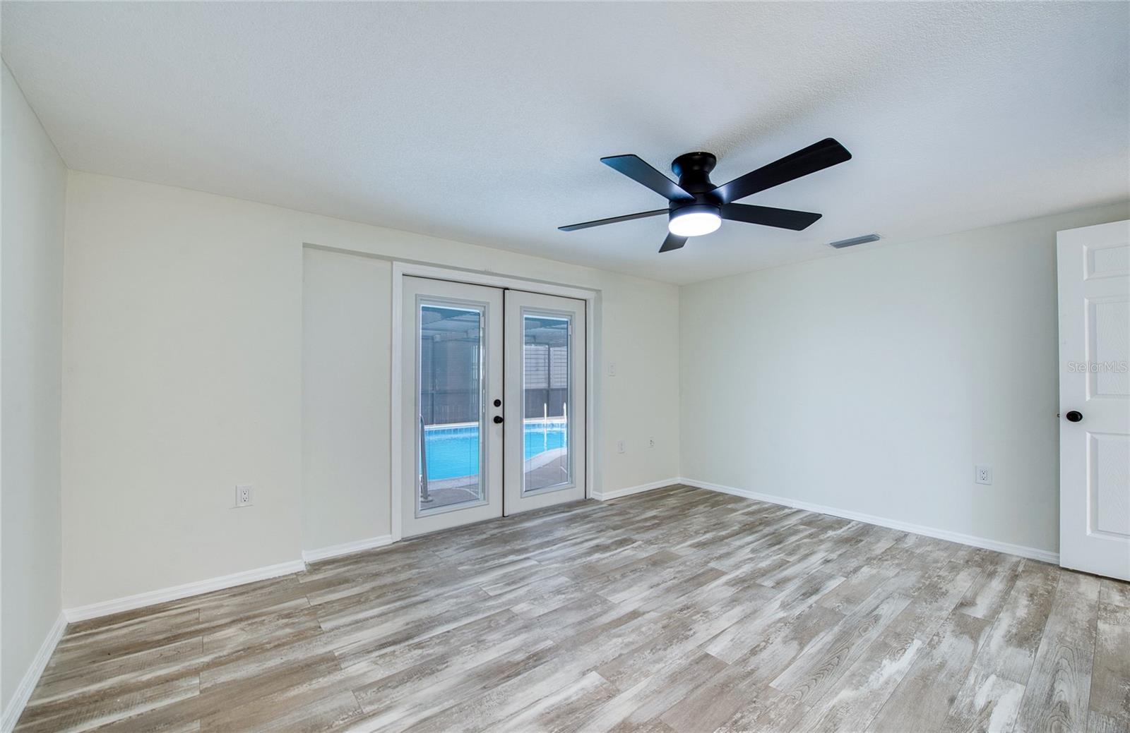 Image 28 of 47 For 9825 Aetna Lane