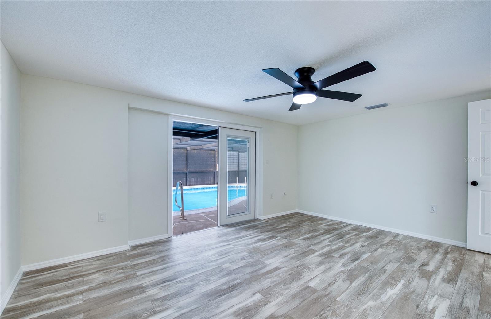 Image 29 of 47 For 9825 Aetna Lane