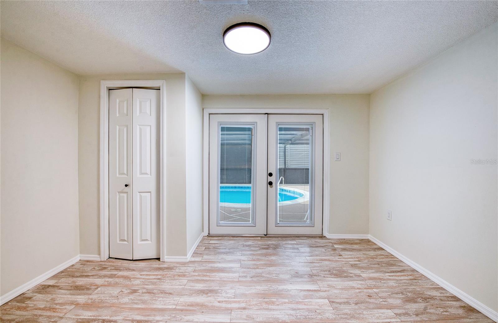 Image 33 of 47 For 9825 Aetna Lane