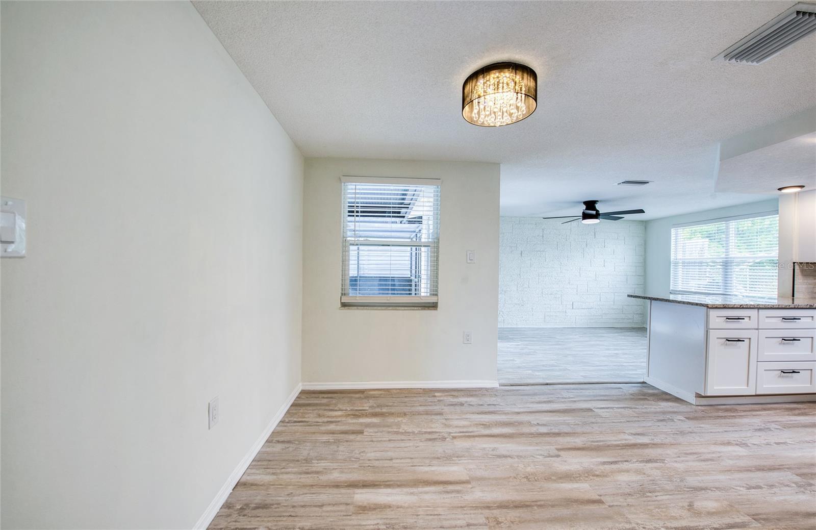 Image 7 of 47 For 9825 Aetna Lane