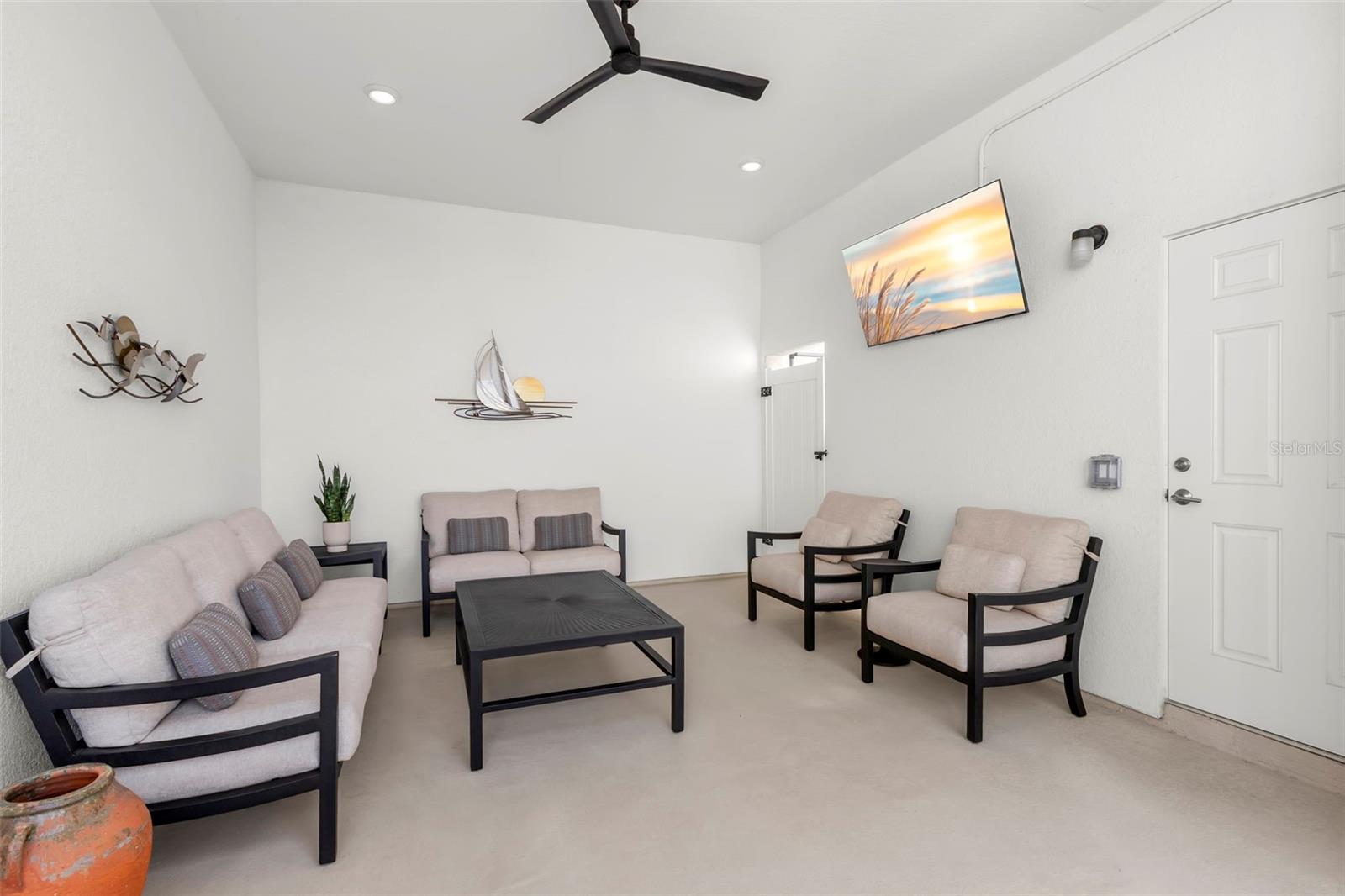 Image 51 of 64 For 5351 Bridge Street 19