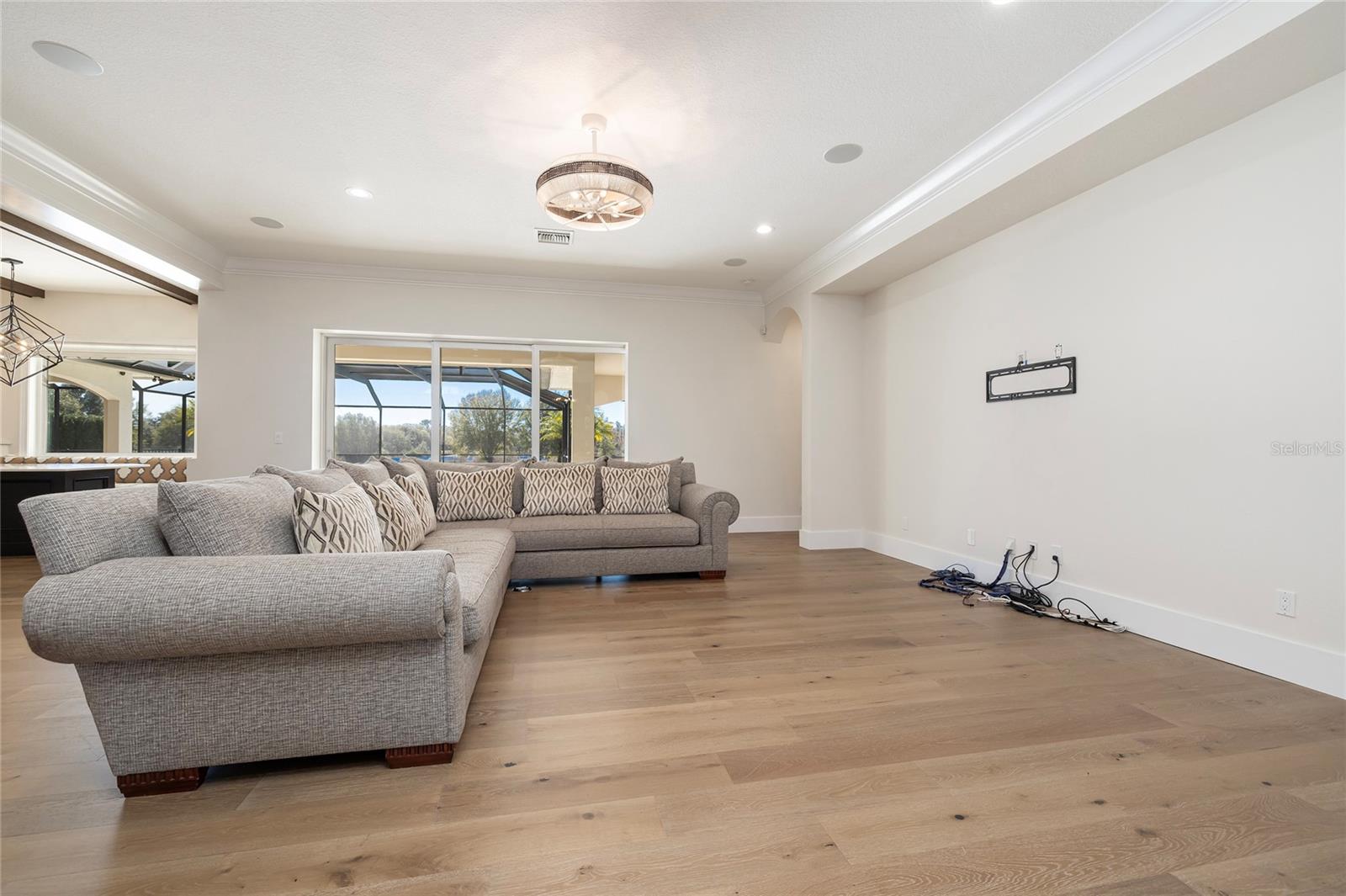 Listing photo id 8 for 17253 Breeders Cup Drive