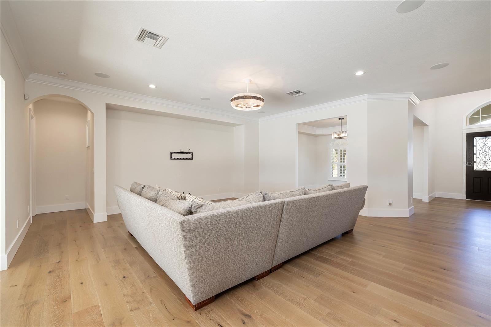 Listing photo id 9 for 17253 Breeders Cup Drive