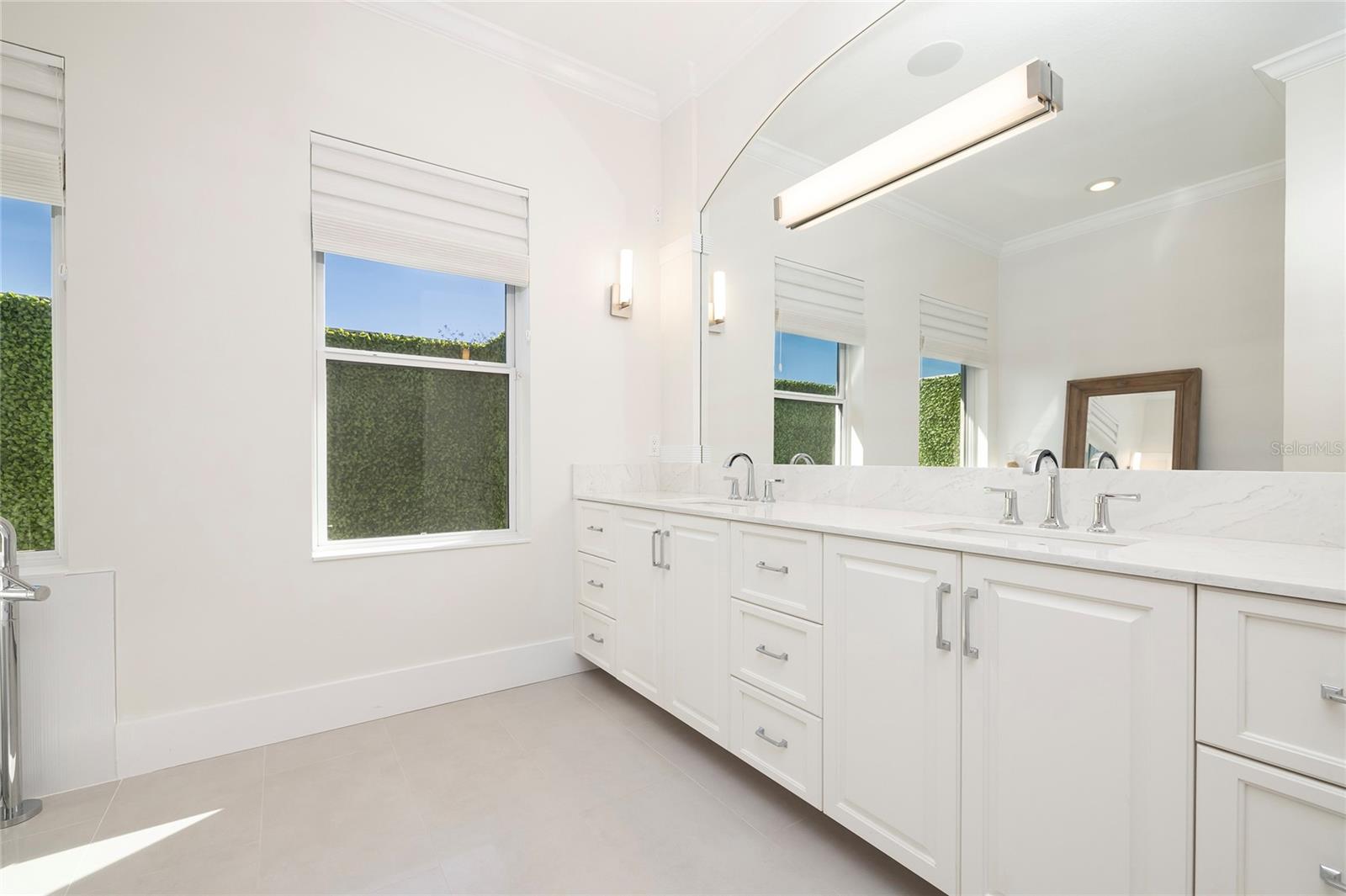 Listing photo id 19 for 17253 Breeders Cup Drive