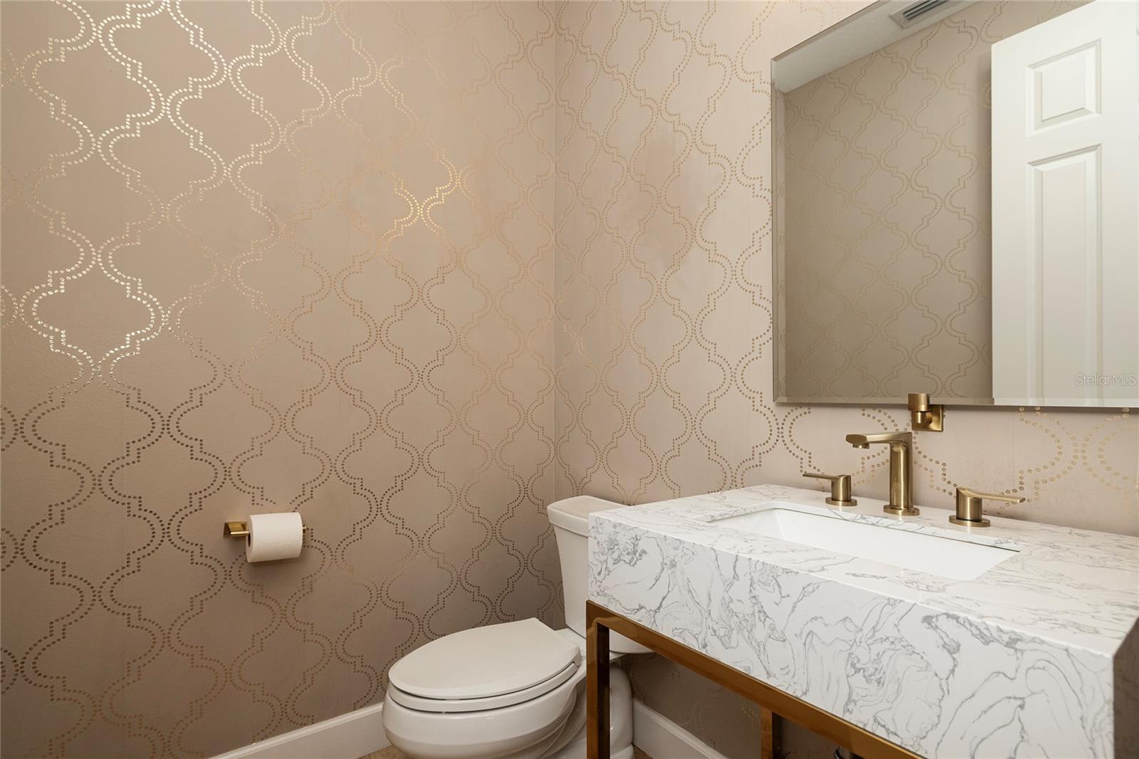 Listing photo id 28 for 17253 Breeders Cup Drive