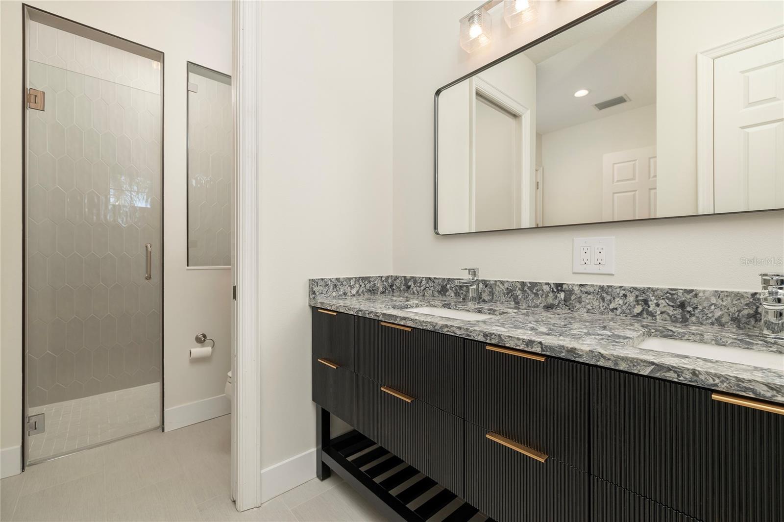 Listing photo id 31 for 17253 Breeders Cup Drive