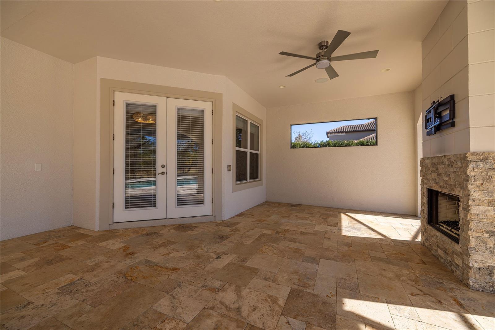 Listing photo id 42 for 17253 Breeders Cup Drive