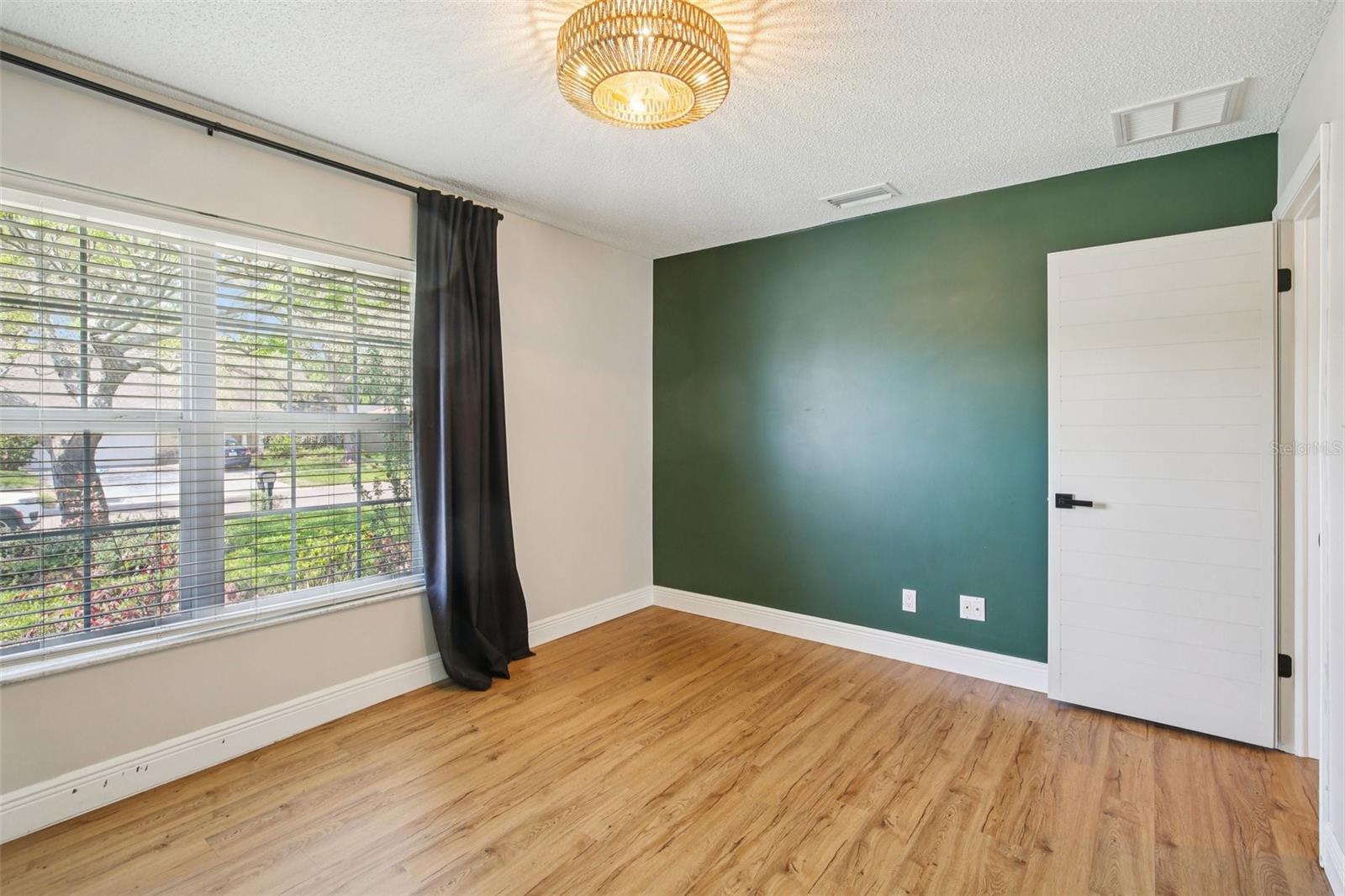 Image 20 of 35 For 1419 Windmill Pointe Road