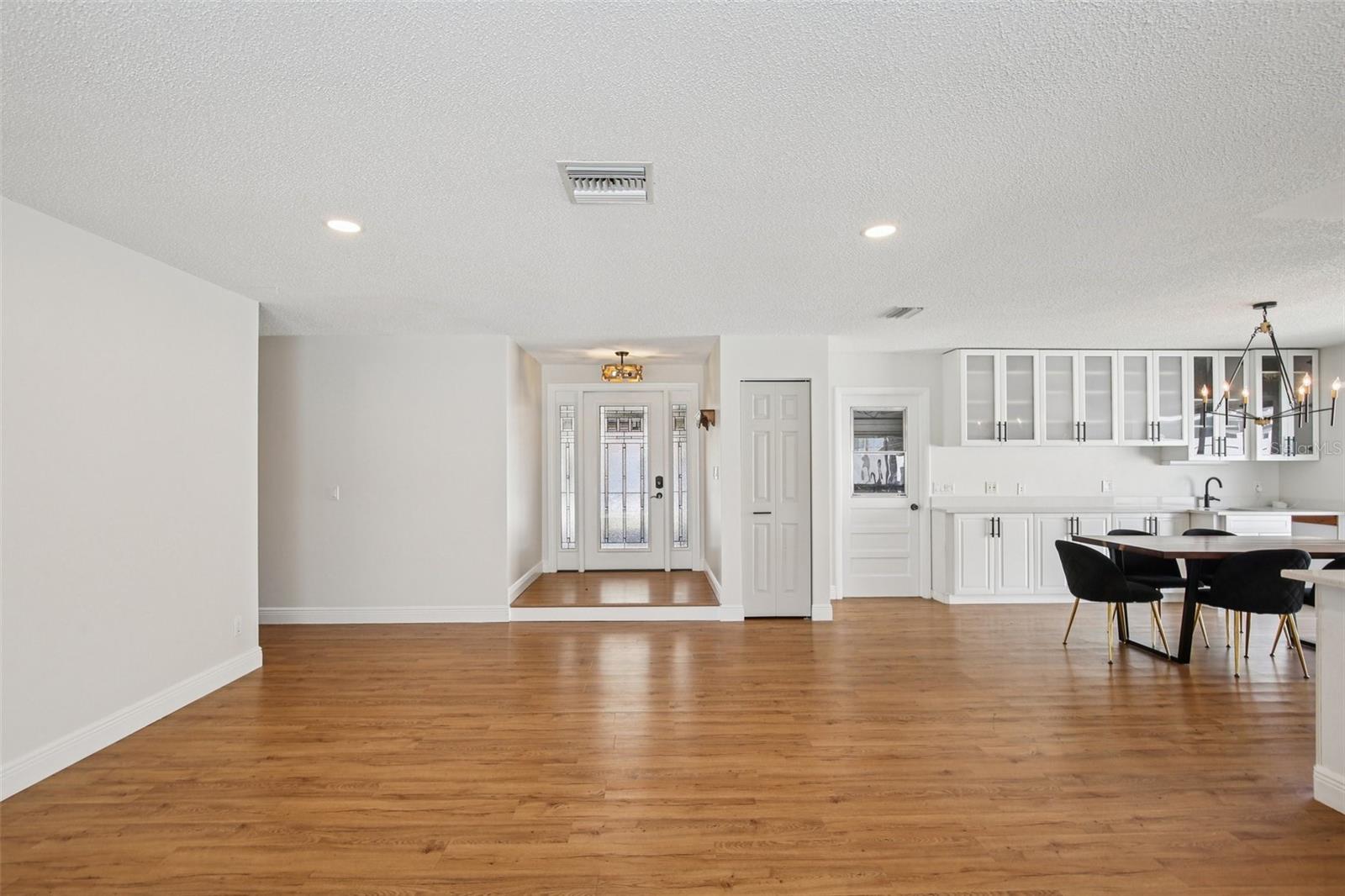 Image 4 of 35 For 1419 Windmill Pointe Road