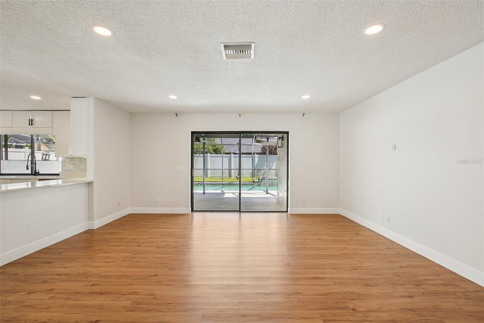 Image 5 of 35 For 1419 Windmill Pointe Road