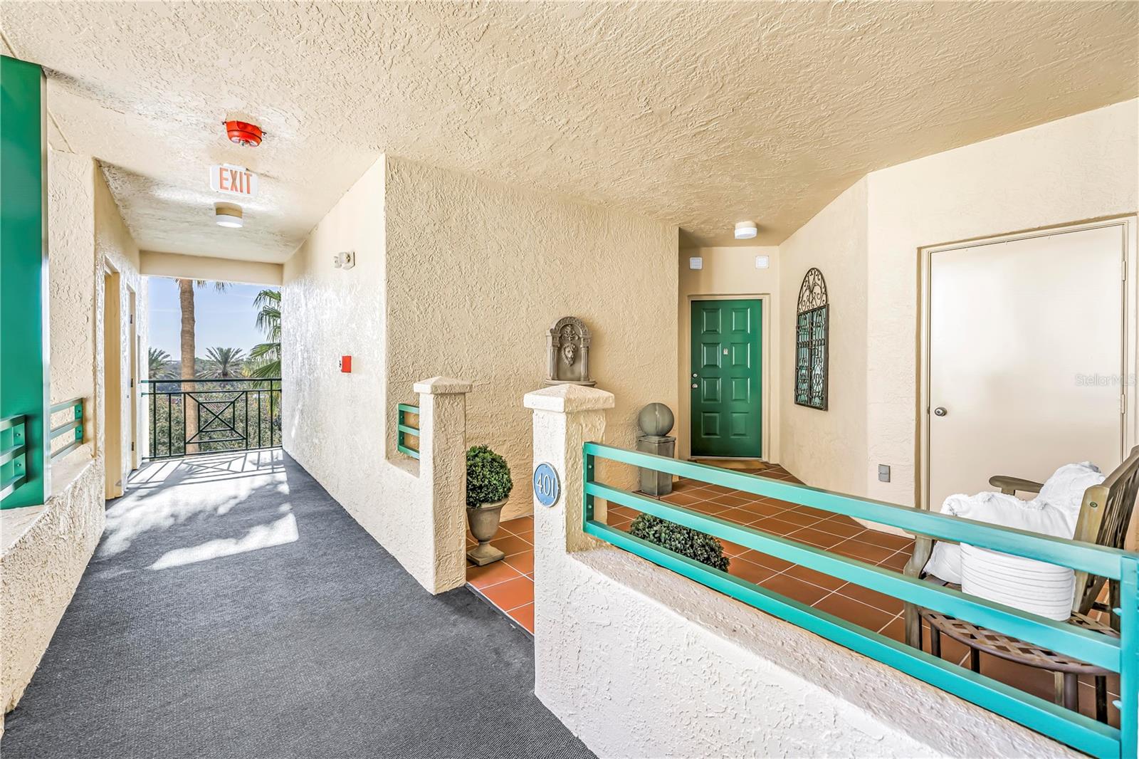 Listing photo id 1 for 4737 Dolphin Cay Lane S 401