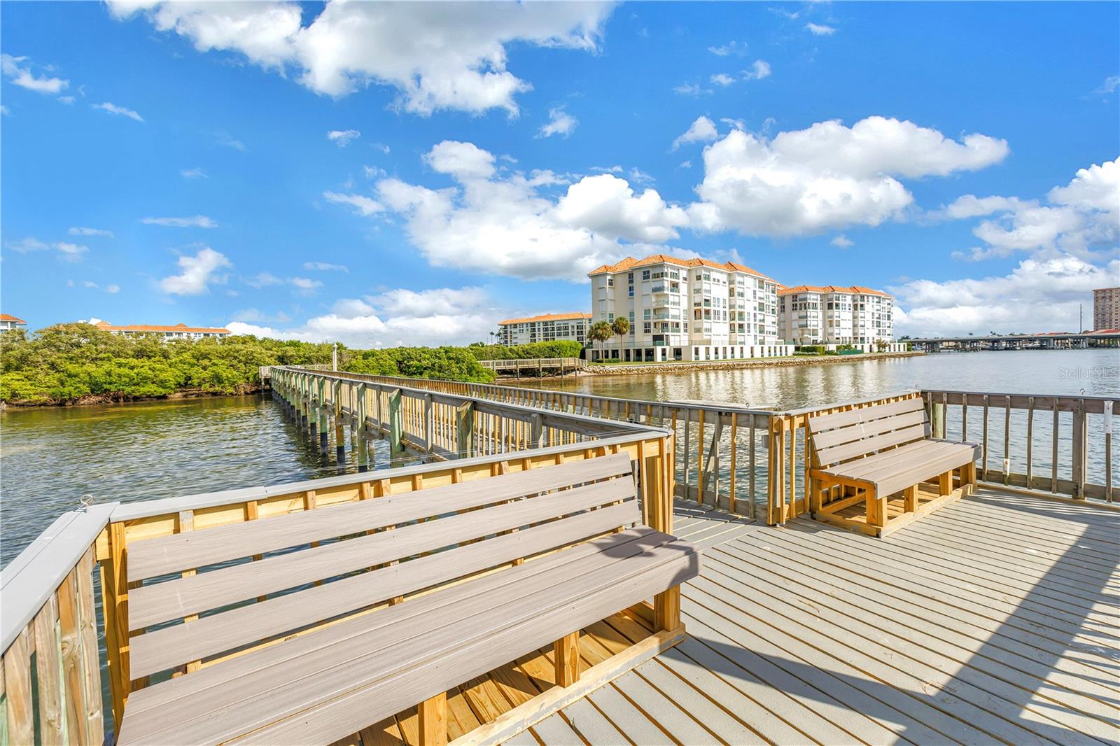 Listing photo id 32 for 4737 Dolphin Cay Lane S 401