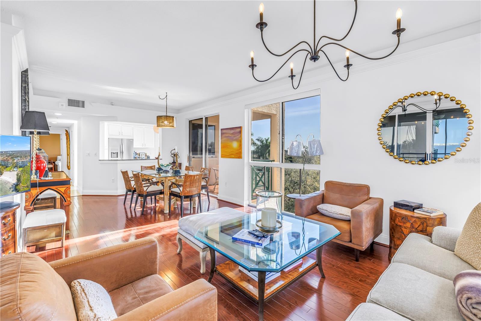 Listing photo id 4 for 4737 Dolphin Cay Lane S 401