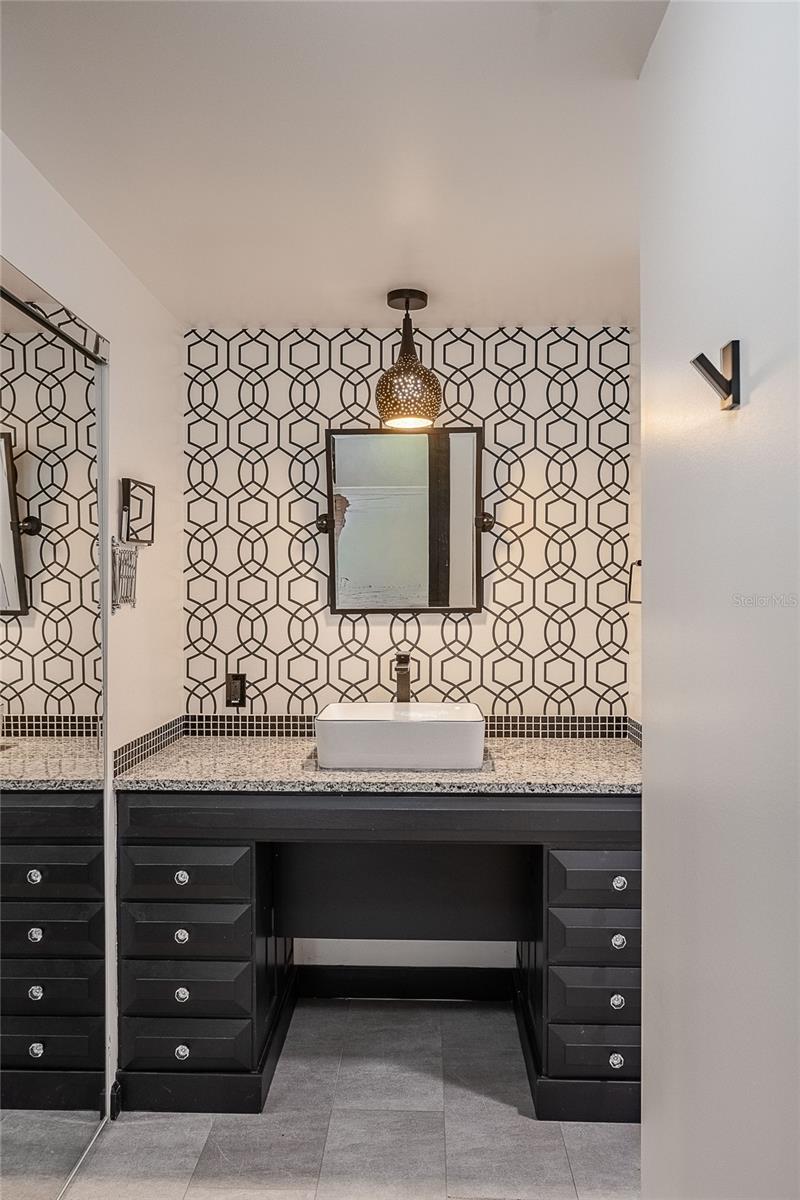 Image 17 of 28 For 511 Lazy Lake Drive W