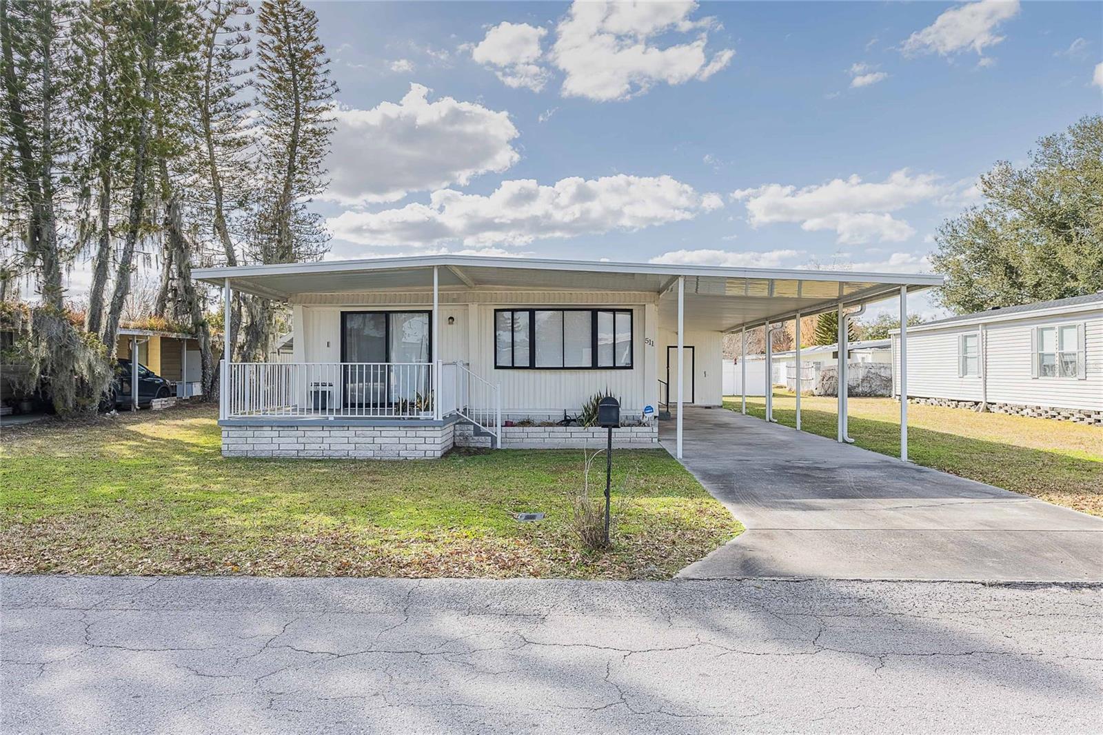 Image 2 of 28 For 511 Lazy Lake Drive W