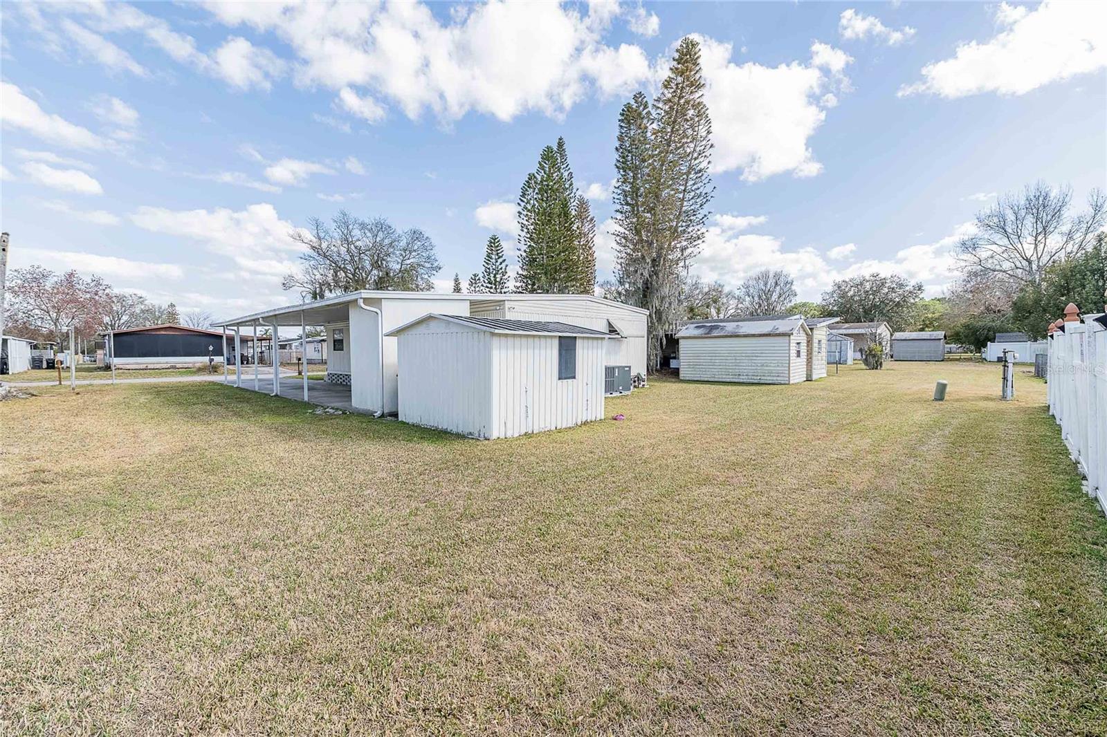 Image 28 of 28 For 511 Lazy Lake Drive W