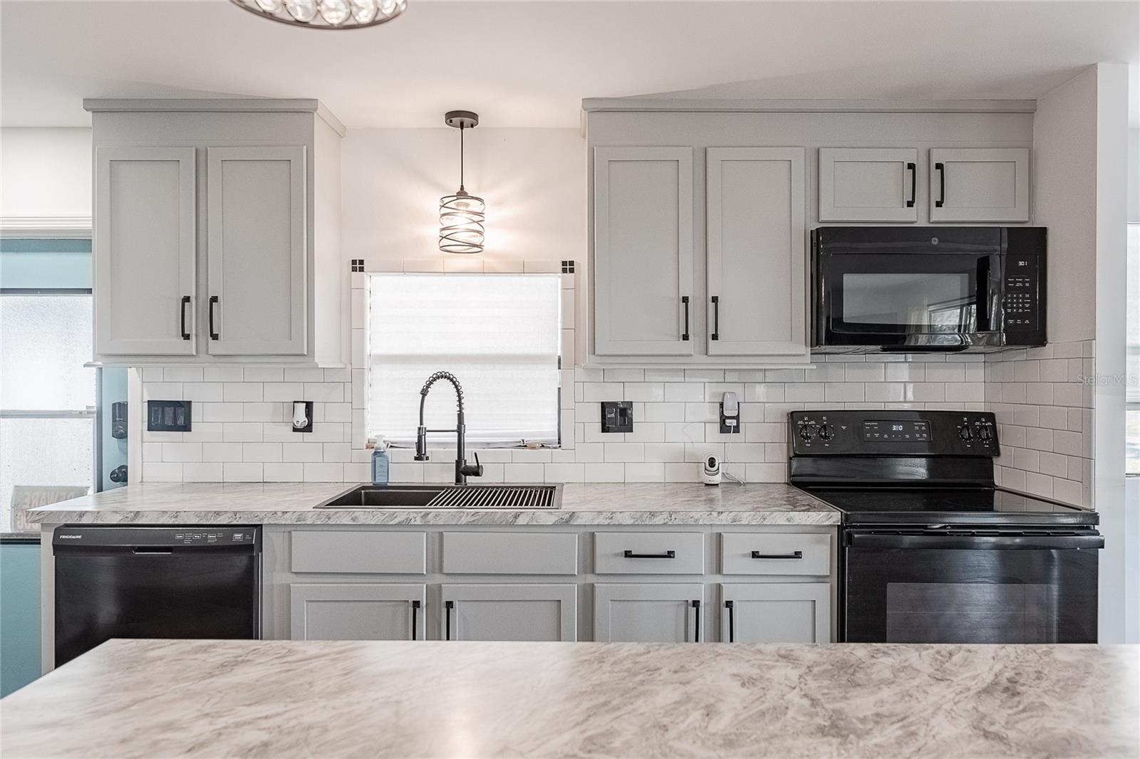 Image 8 of 28 For 511 Lazy Lake Drive W