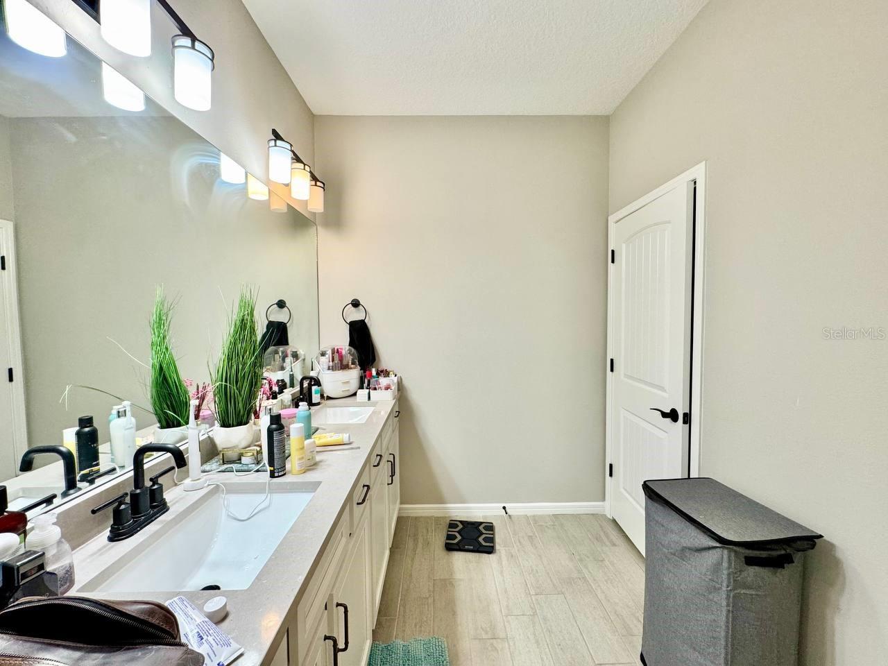 Image 22 of 35 For 11281 Beach Walk Way Ne