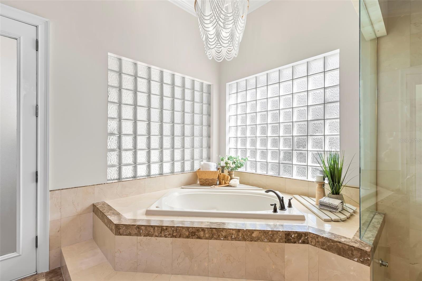 Image 52 of 94 For 5264 61st Avenue S