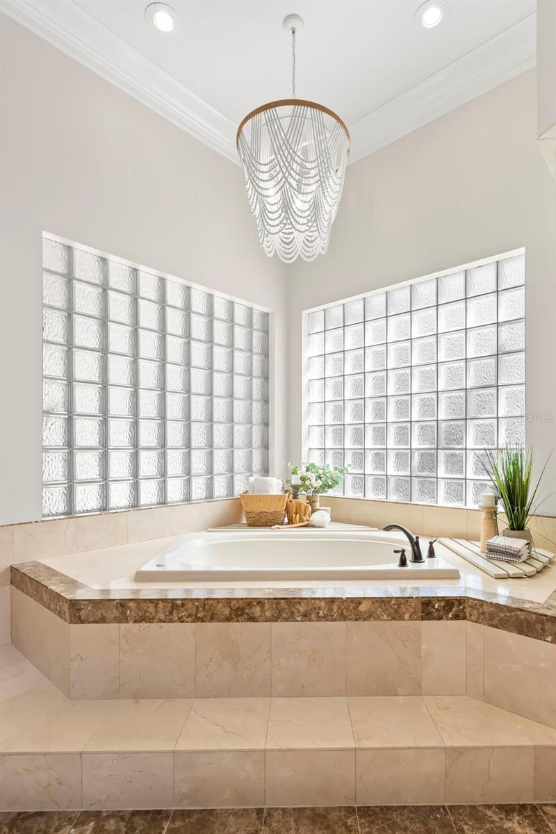 Image 53 of 94 For 5264 61st Avenue S