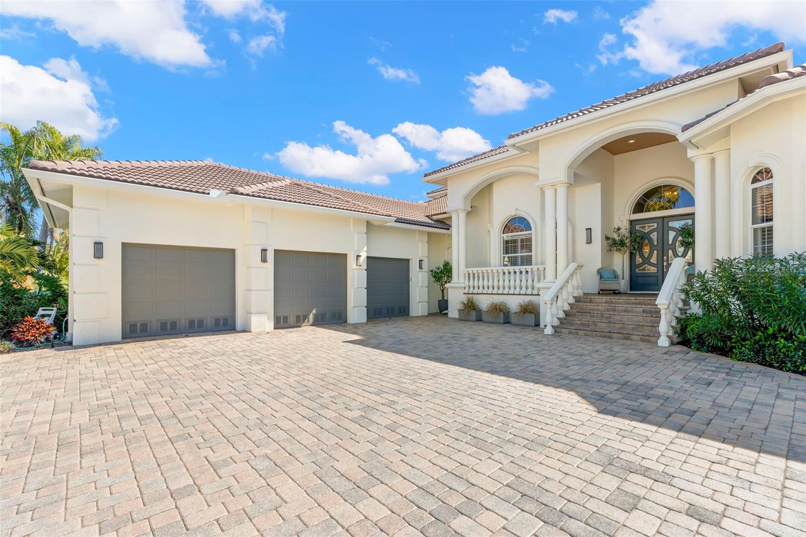 Image 7 of 94 For 5264 61st Avenue S