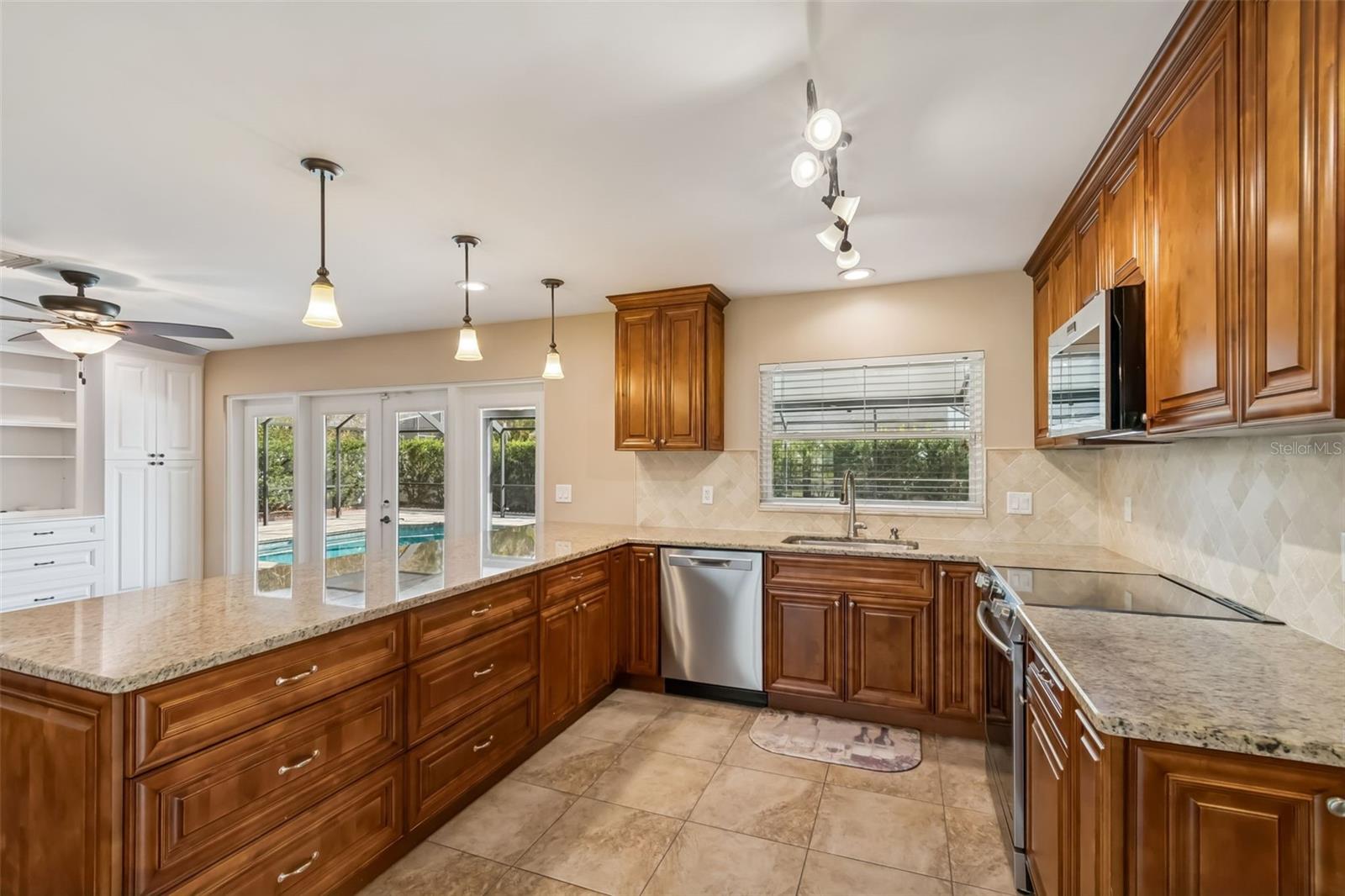 Image 10 of 51 For 3106 Lake Ellen Drive